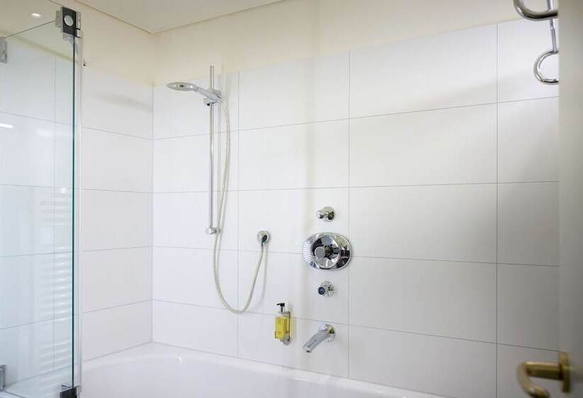 标准间带双人床, Doubletree By Hilton Hannover Schweizerhof