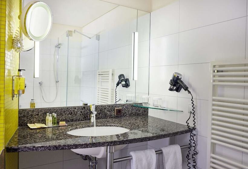 标准间带双人床, Doubletree By Hilton Hannover Schweizerhof