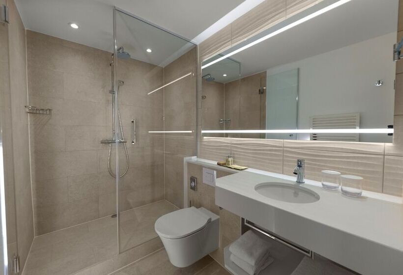 标准间带双人床, Doubletree By Hilton Hannover Schweizerhof