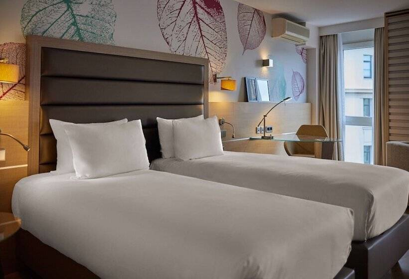 标准间带双人床, Doubletree By Hilton Hannover Schweizerhof