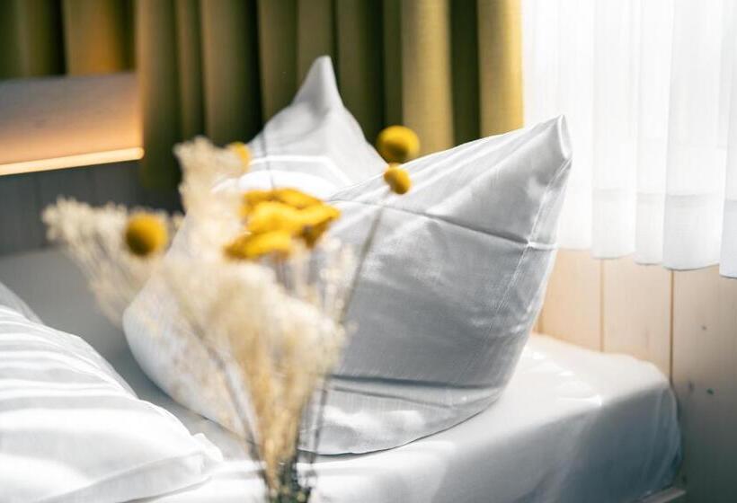 اتاق استاندارد یک نفره, Gartenhotel Fettehenne