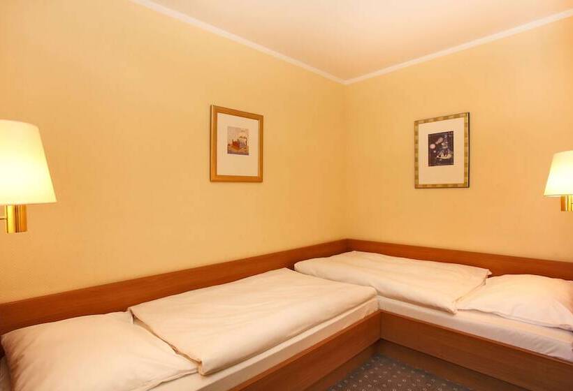 اتاق خانوادگی, H+ Hotel Willingen