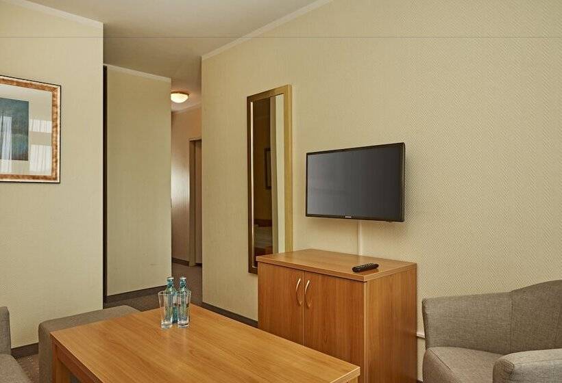 اتاق خانوادگی, H+ Hotel Willingen