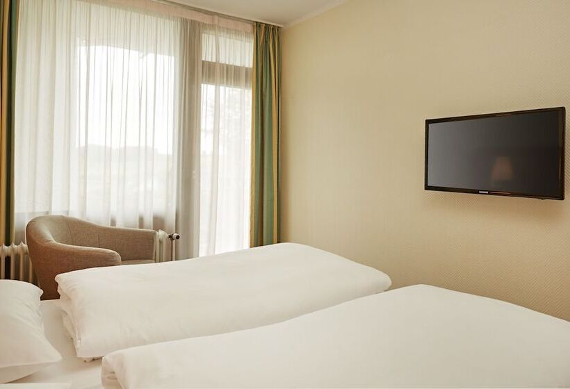 اتاق خانوادگی, H+ Hotel Willingen
