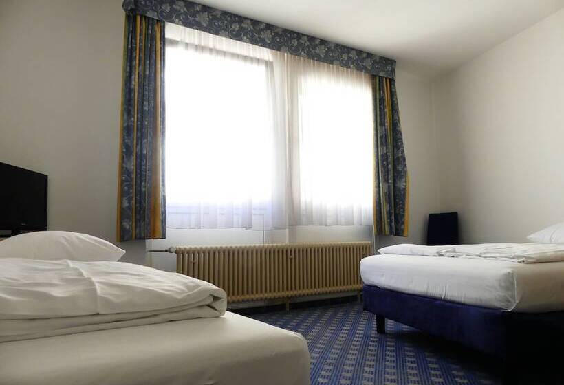 3-Bett-Standardzimmer, Konigshof The Arthouse