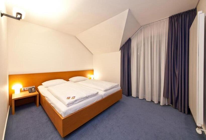 اتاق راحتی سه تخته, Select Hotel Silence Garden Köln