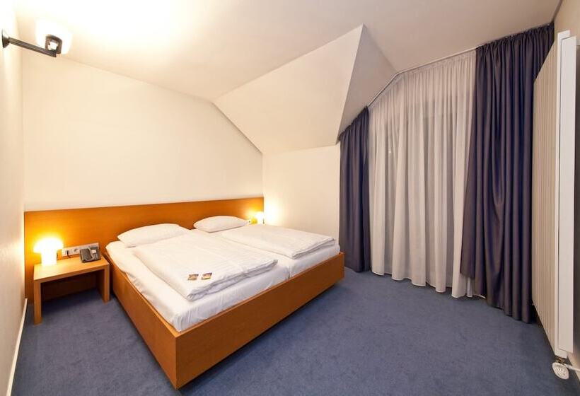 اتاق راحتی سه تخته, Select Hotel Silence Garden Köln