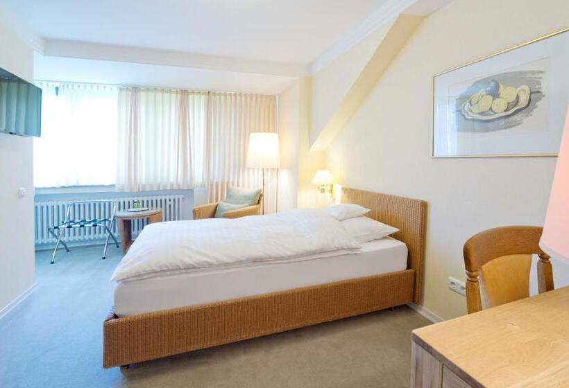 标准单人间, Romantik Waldhotel Mangold