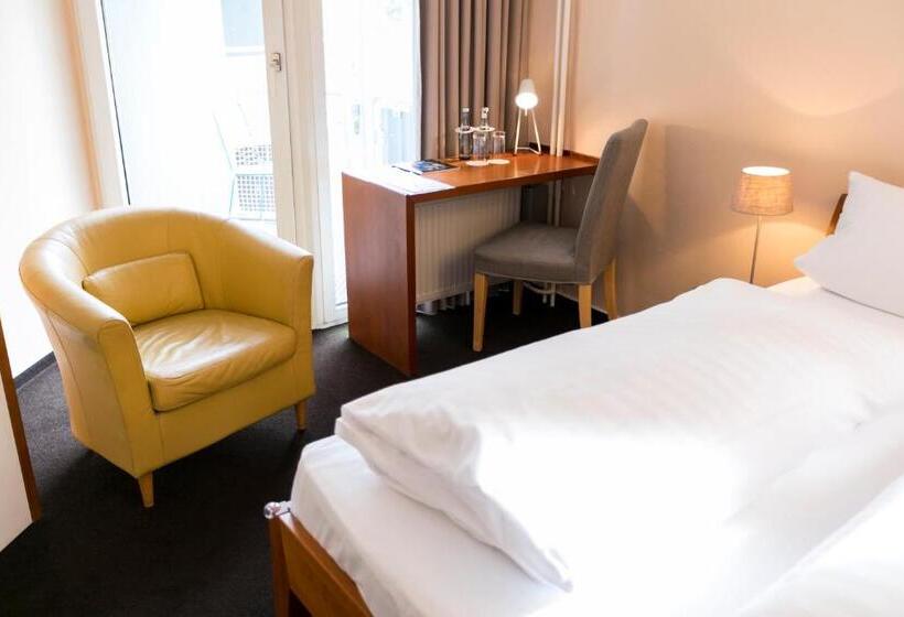 اتاق استاندارد, Wald & Golfhotel Lottental