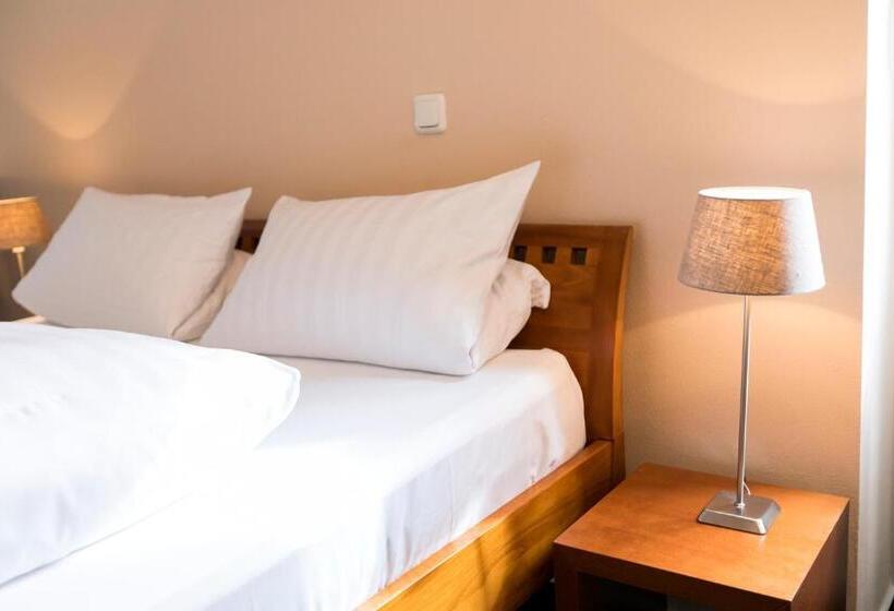 اتاق استاندارد, Wald & Golfhotel Lottental