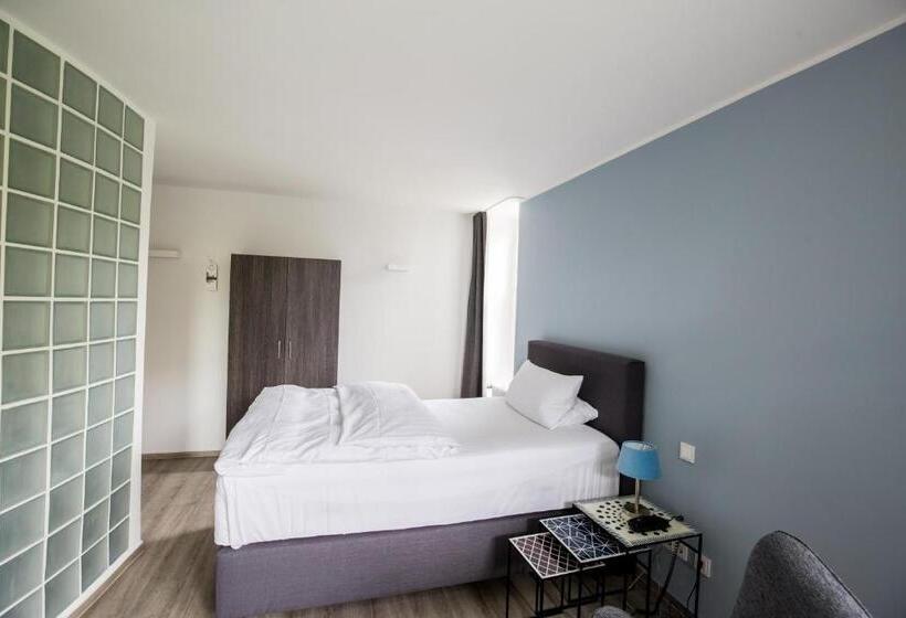 اتاق راحتی یک تخته, Wald & Golfhotel Lottental