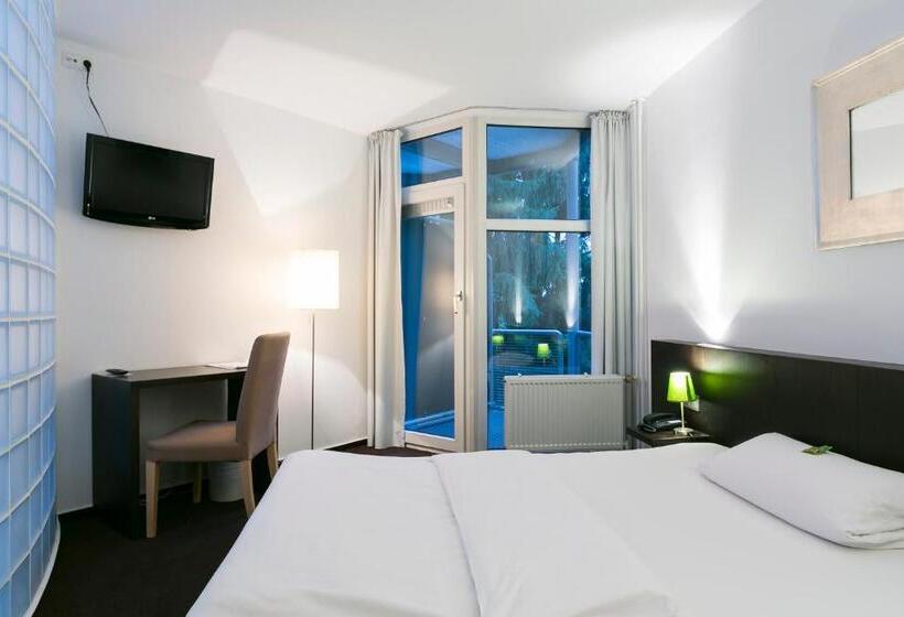 اتاق اکونومی یک تخته, Wald & Golfhotel Lottental
