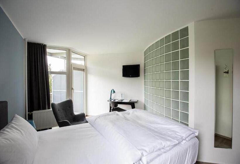 اتاق راحتی یک تخته, Wald & Golfhotel Lottental