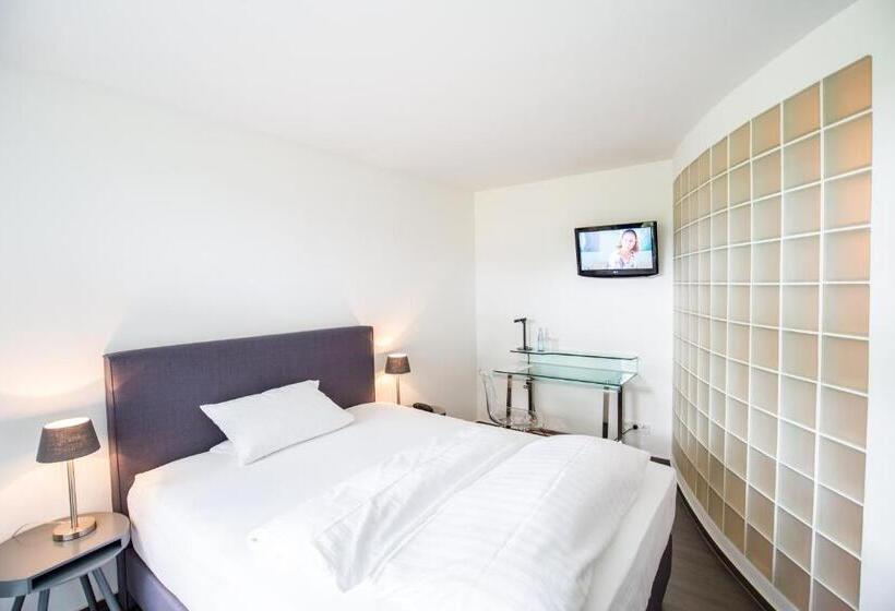 اتاق راحتی یک تخته, Wald & Golfhotel Lottental