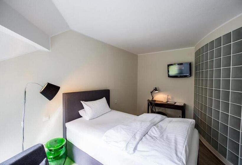 اتاق راحتی یک تخته, Wald & Golfhotel Lottental
