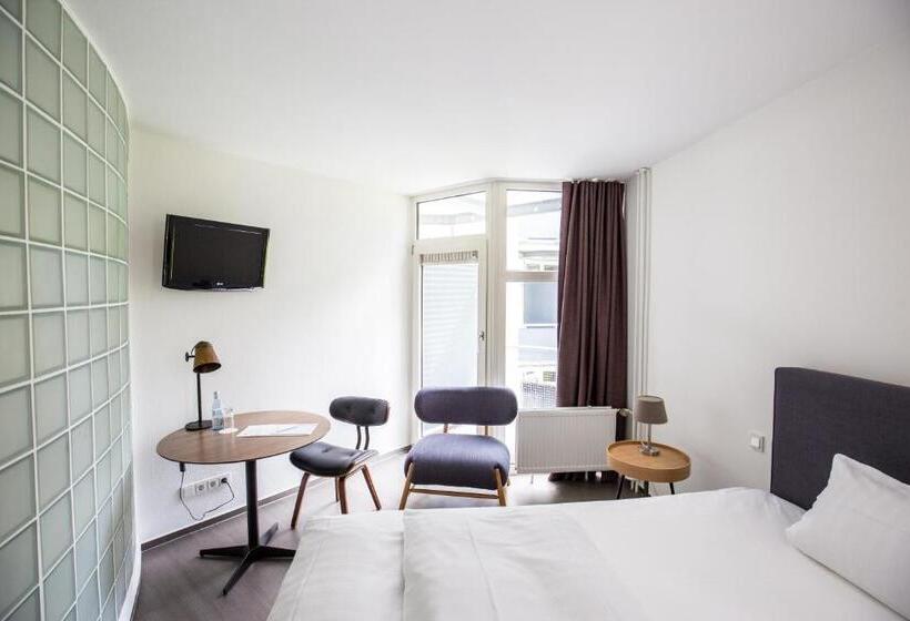 اتاق راحتی یک تخته, Wald & Golfhotel Lottental
