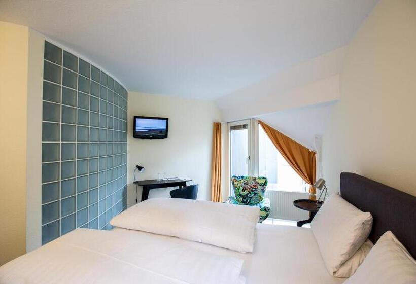 اتاق راحتی, Wald & Golfhotel Lottental