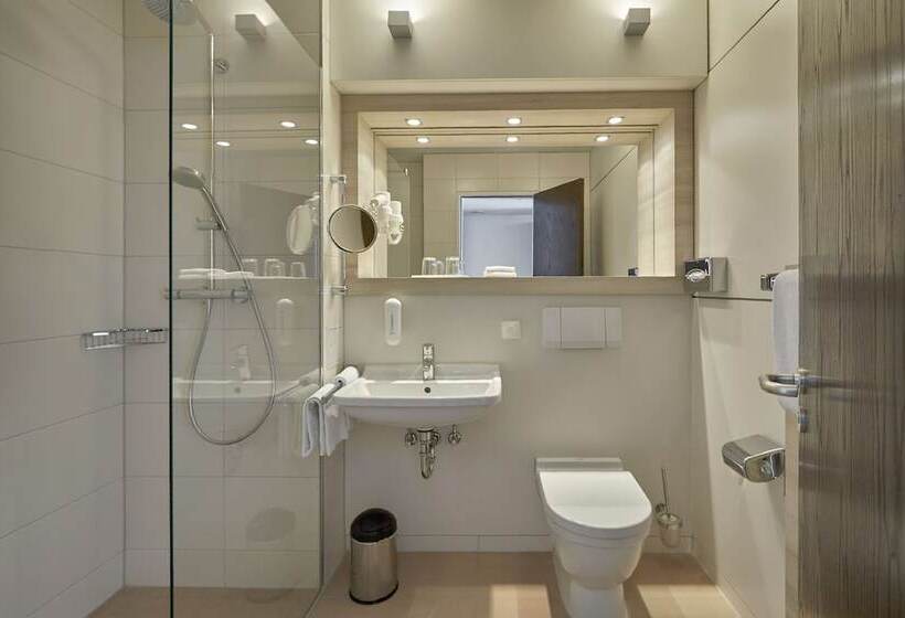 اتاق سوپریور, H+ Hotel Bad Soden