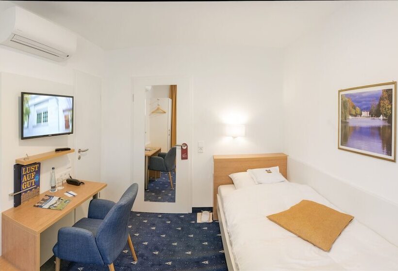 Standard Single Room, Adler Post