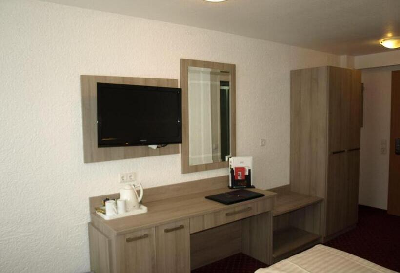 اتاق کلاسیک سه تخته, Airport Hotel Filder Post
