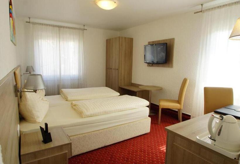 اتاق کلاسیک سه تخته, Airport Hotel Filder Post