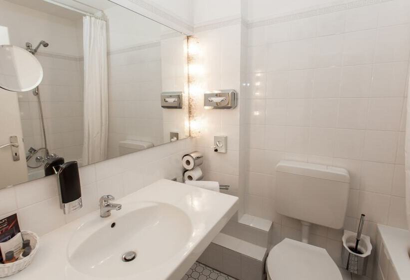 Quarto standart individual, Centro  National Frankfurt City