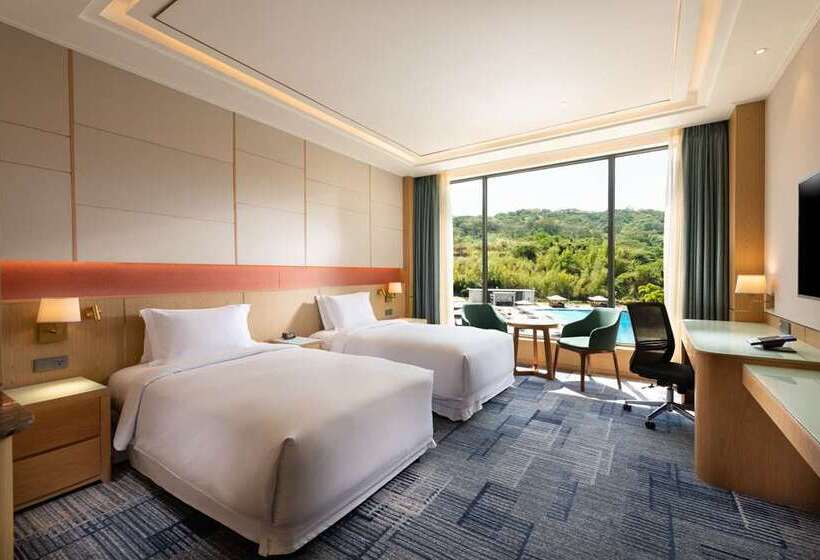 מיטת קינג בסוויטה, Hilton Heidelberg