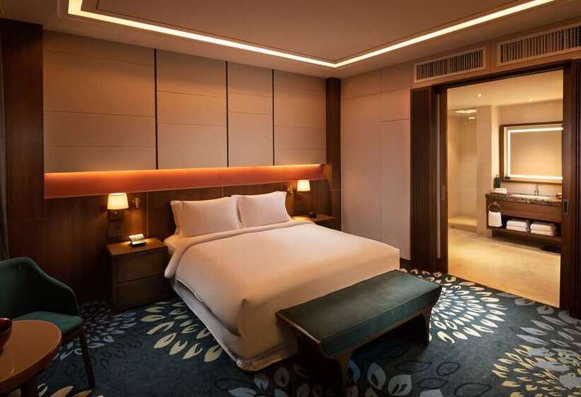 מיטת קינג בסוויטה, Hilton Heidelberg