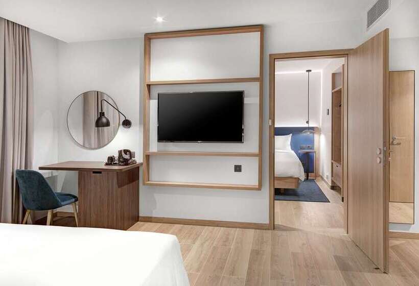 מיטת קינג בסוויטה, Hilton Heidelberg
