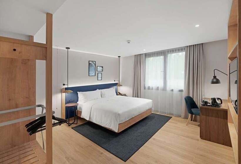 מיטת קינג בסוויטה, Hilton Heidelberg
