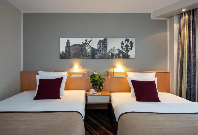 اتاق راحتی سه تخته, Leonardo Royal Hotel Frankfurt