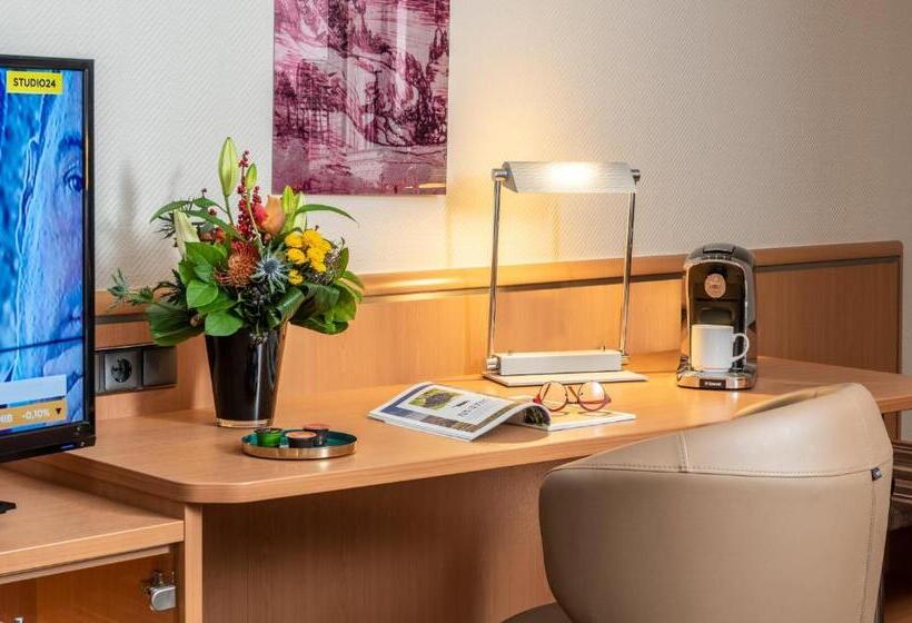 اتاق راحتی سه تخته, Leonardo Royal Hotel Frankfurt