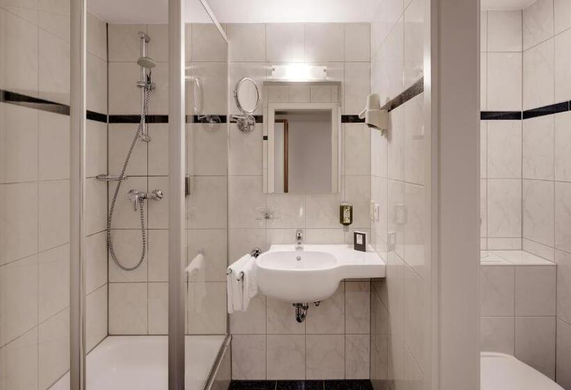 اتاق کلاسیک یک تخته, Newton Heilbronn