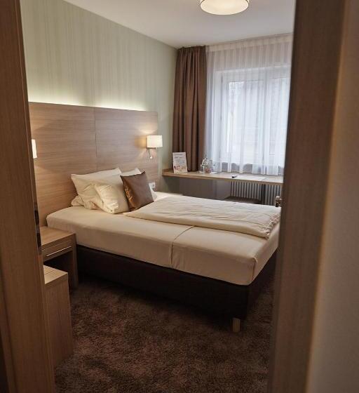 اتاق استاندارد یک نفره, Central Hotel Ringhotel Rüdesheim