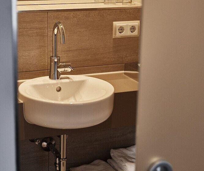 اتاق استاندارد, Central Hotel Ringhotel Rüdesheim