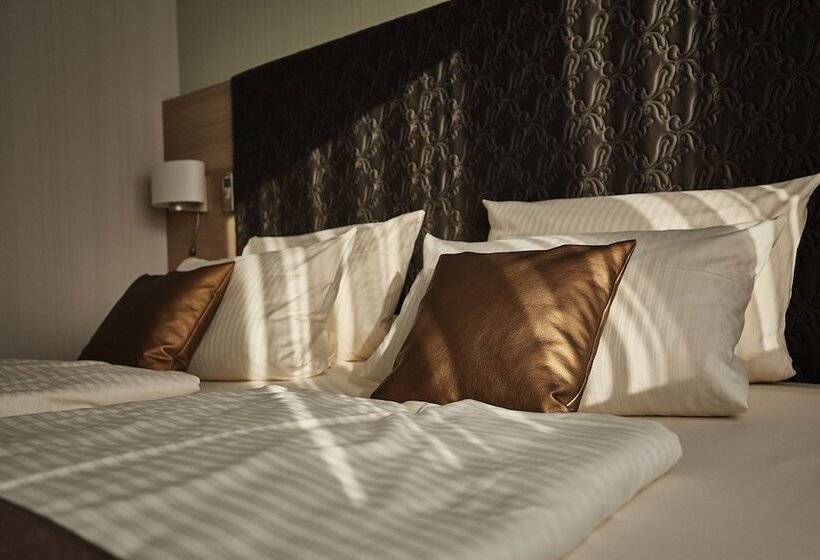 اتاق استاندارد یک نفره, Central Hotel Ringhotel Rüdesheim