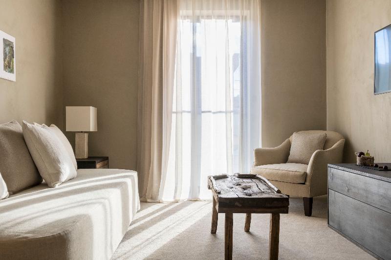 سوییت جونیور لوکس, Bayerischer Hof