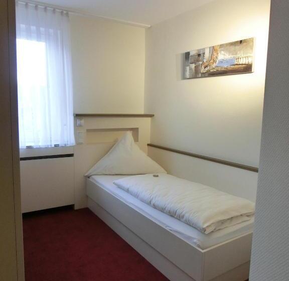 Chambre Standard Individuelle, Central  Garni