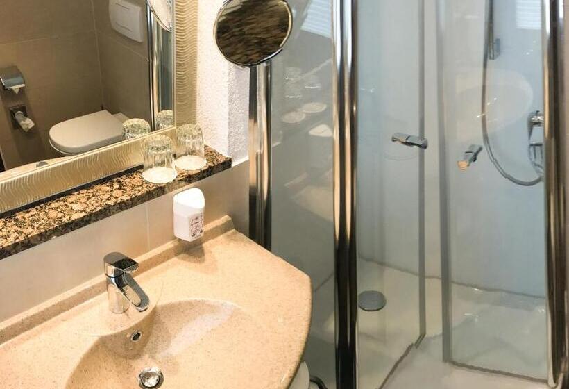 اتاق راحتی, City Hotel Ost Am Kö