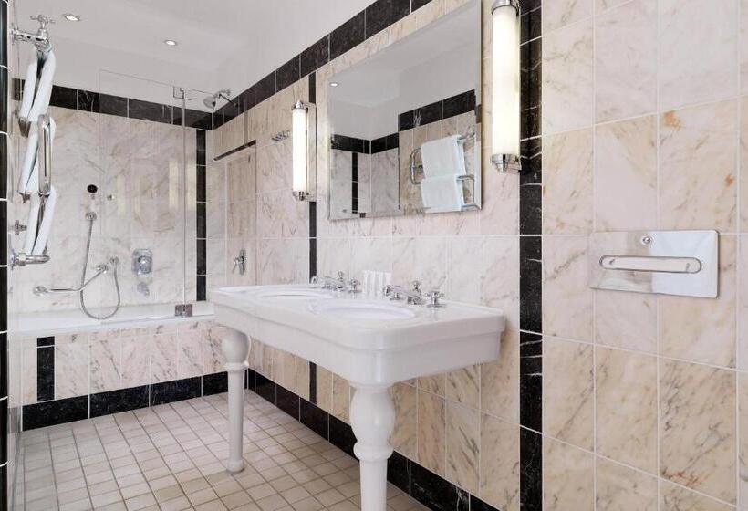 Junior Suite Cama King, Le Méridien Grand Hotel Nürnberg