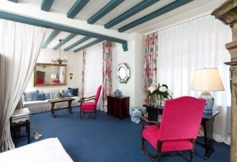 Junior Suite, Opera