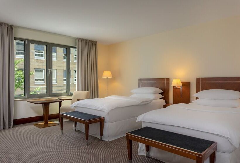 Quarto executivo, Sheraton Carlton  Nuernberg