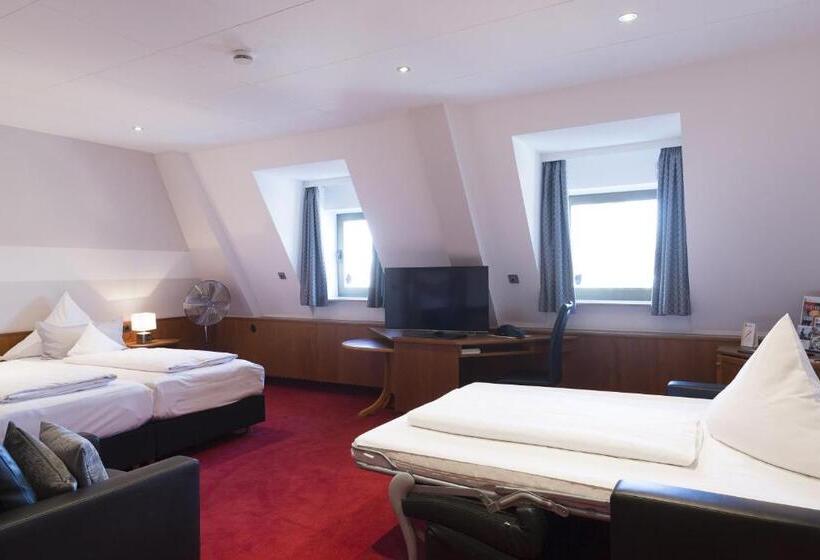 سوییت جونیور, Top Hotel Amberger