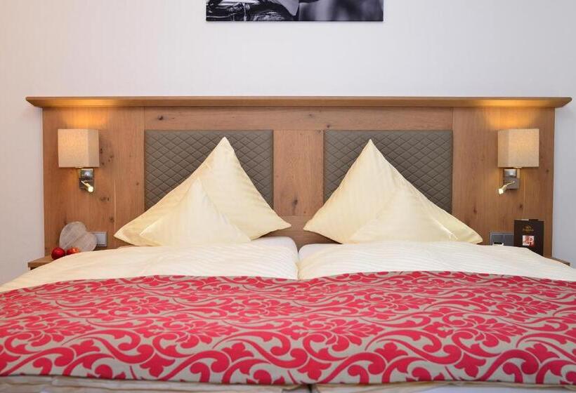 اتاق لوکس با بالکن, Parkhotel Burgmühle