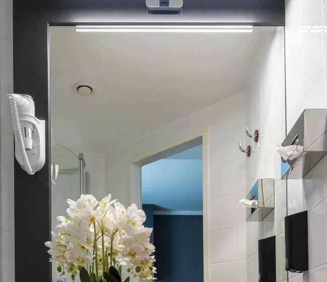 اتاق استاندارد یک نفره, Plaza Premium Parkhotel Neu Ulm