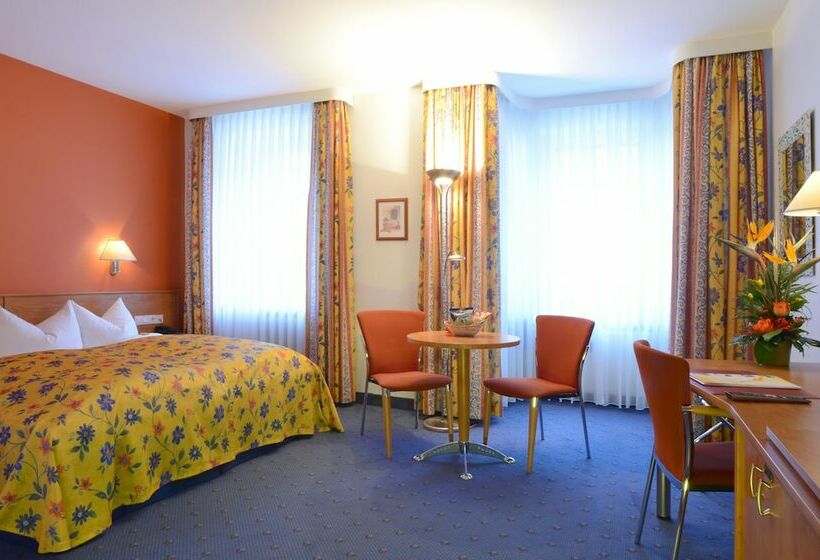 Comfort Room, Ring Loews Merkur