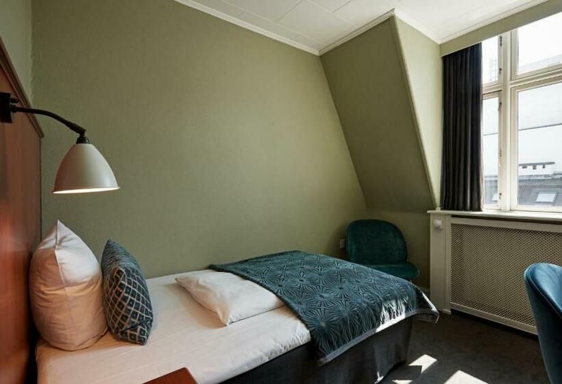 اتاق استاندارد یک نفره, Ascot