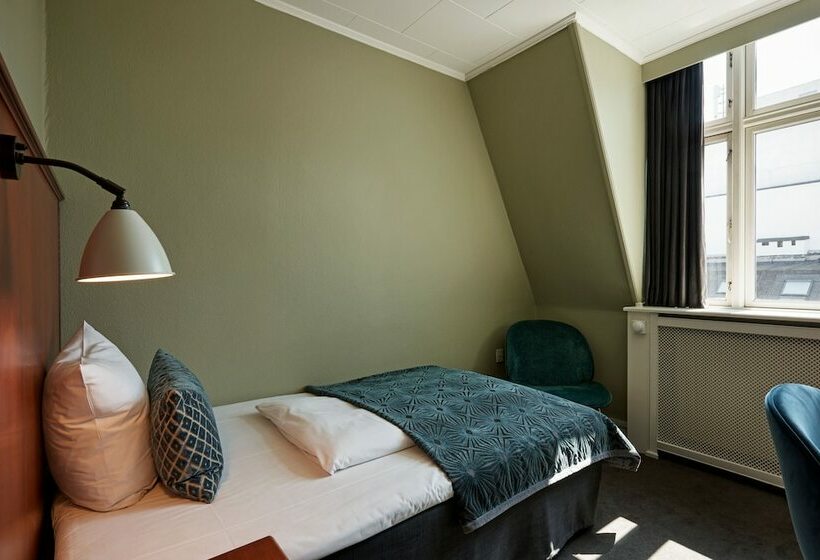 اتاق استاندارد یک نفره, Ascot