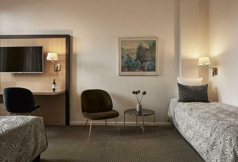 اتاق استاندارد سه نفره, Ascot