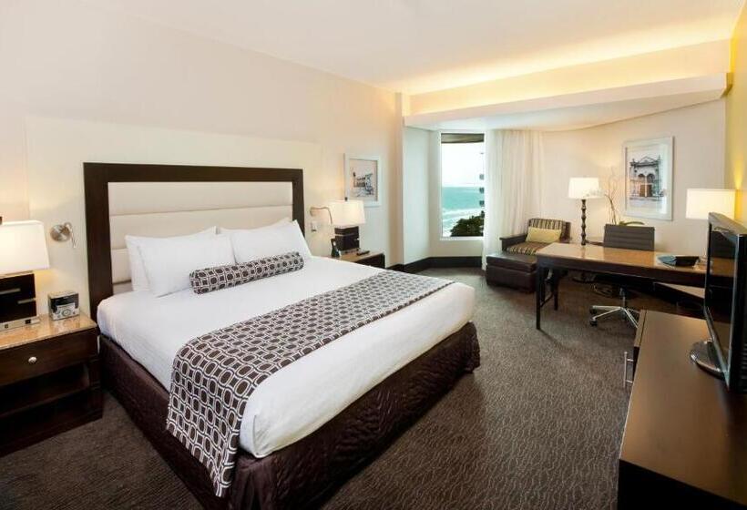 اتاق اجرایی با تخت بزرگ, Crowne Plaza Santo Domingo, An Ihg